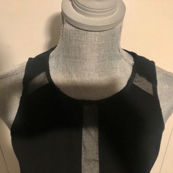 🕕 PEEK A BOO A BIT SHEER PRETTY TOP SIZE MED - Picture 2 of 6